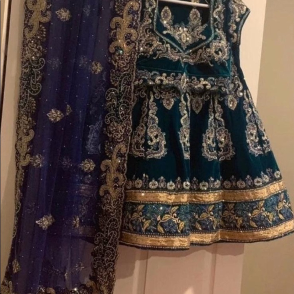 Lehenga choli green blue medium lengha wedding - Picture 2 of 4